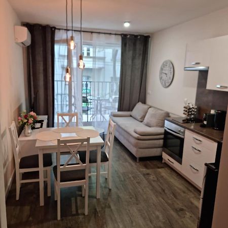 Apartman - Centrum Братислава Екстер'єр фото