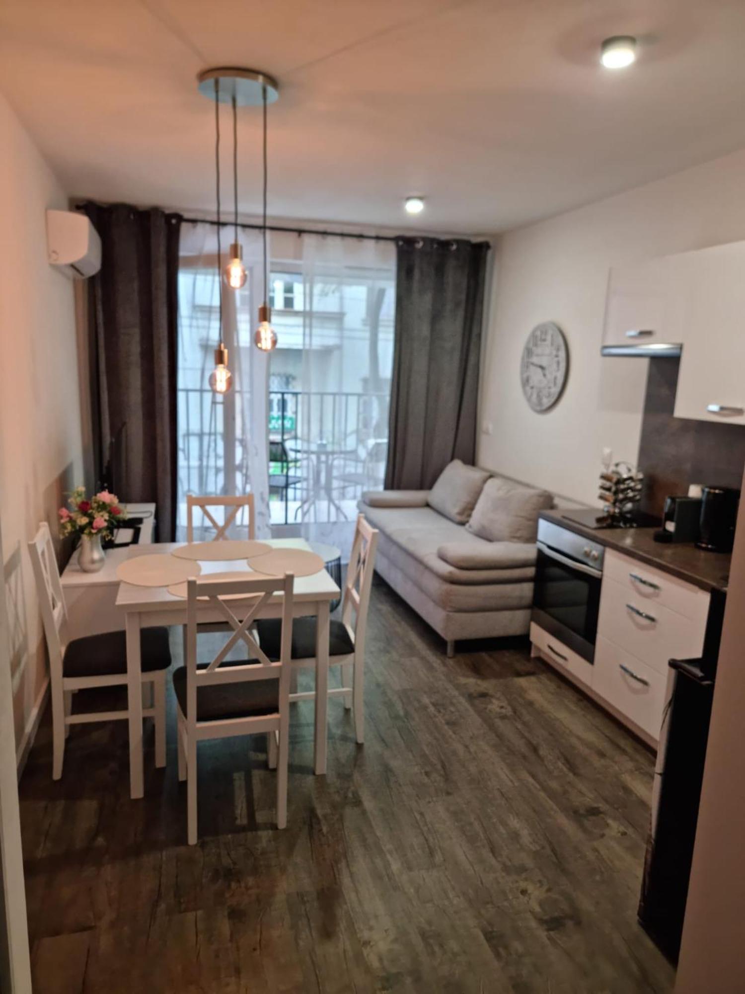 Apartman - Centrum Братислава Екстер'єр фото