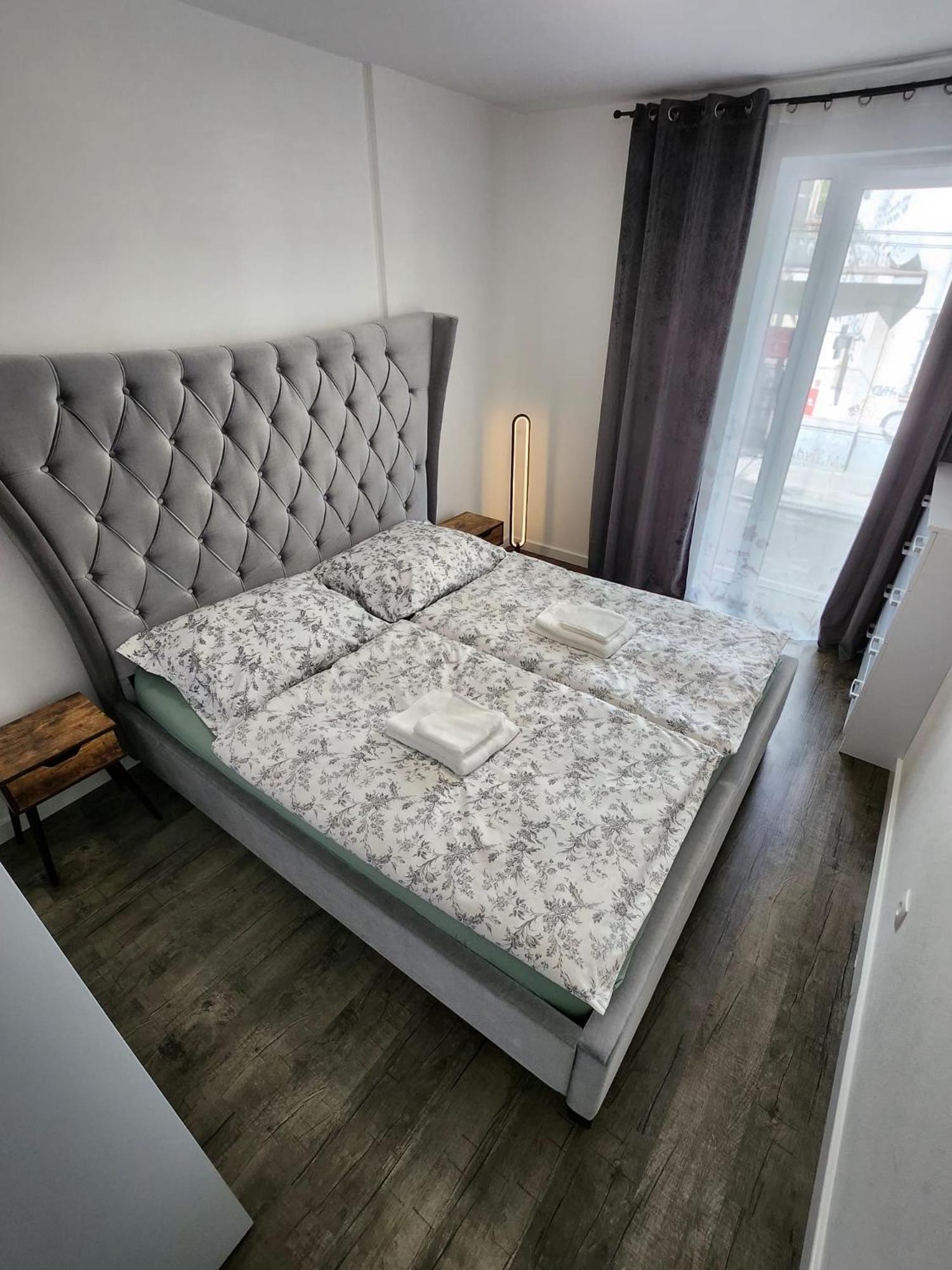 Apartman - Centrum Братислава Екстер'єр фото